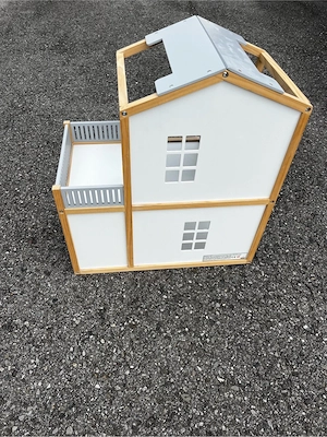 Puppenhaus mit Zubehör Bild 2