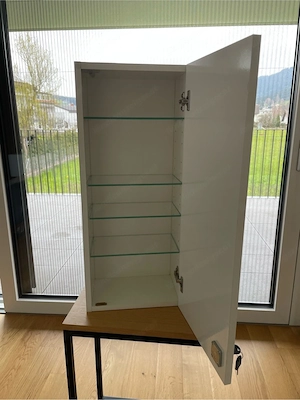 Medizinschrank Bild 3