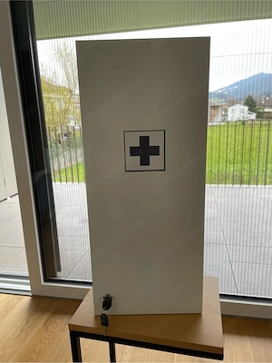 Medizinschrank Bild 2