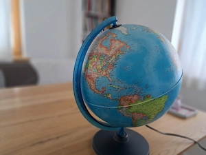 Globus mit Beleuchtung 