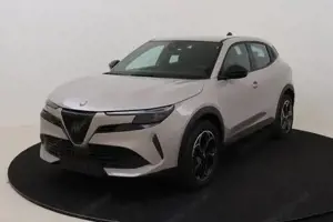 Alfa Romeo Junior 115 kW (156 PS), Automatik, Frontantrieb