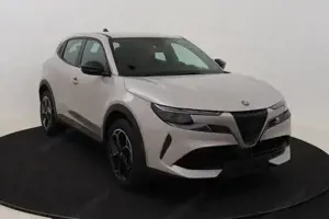 Alfa Romeo Junior 115 kW (156 PS), Automatik, Frontantrieb Bild 3
