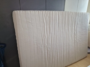 Matratze 200x140x13cm zuverschenken