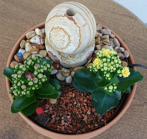 Zimmerbrunnen mit höheneinstellbarer, neuer Pumpe (siehe Rechnung). Bild 4