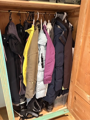 Alter Kleiderschrank  Bild 4
