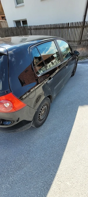 VW Golf schwarz Bild 3