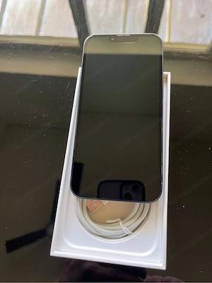 iPhone 13 Midnight Bild 3