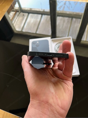 iPhone 13 Midnight Bild 7