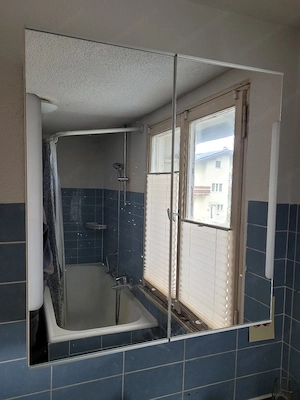 IKEA Badezimmerspiegelschrank mit Beleuchtung - gebraucht Bild 2