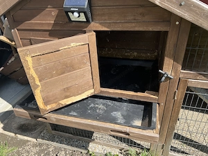 Hasenstall inkl Freiglaufgehege u Streue  Bild 3