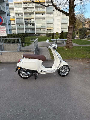 Vespa Primavera 50 ccm   neuwertig, garagengepflegt & frisch serviciert!