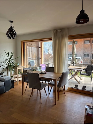 Moderne, großzügige Wohnung mit großer Terrasse in Egg