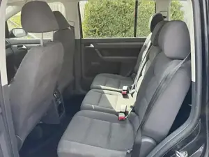 VW Touran Coceptline 1,9 TDi DPF 142 TKM Bild 3