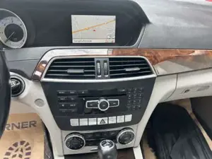 Mercedes-Benz C 220 Bild 11