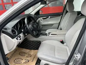 Mercedes-Benz C 220 Bild 12