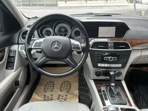 Mercedes-Benz C 220 Bild 10