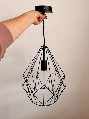 Moderne Hängelampe aus Metall