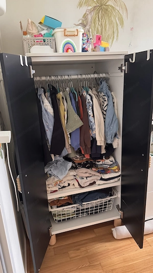 IKEA Kinderkleiderkasten PLASTA SMASTAD Bild 3