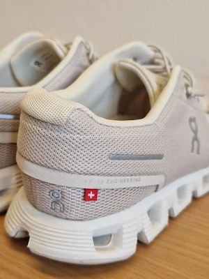 weiße sneaker  Bild 3