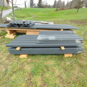 Wegen Umbau  ASPESTFREIE Welleternitplatten zu verkaufen. ( 6 Jahre alt )