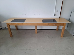 Holztische, Abeitshöhe, 3m lang. Bild 2