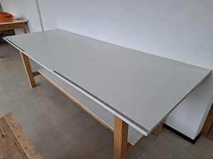 Holztische, Abeitshöhe, 3m lang. Bild 3