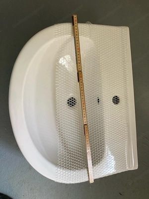 WC Schüssel und Waschbecken Bild 5