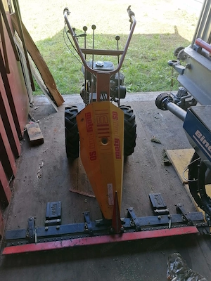 Spezial-Motormäher mit Differential Bild 2