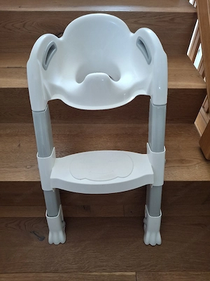 WC Sitz mit Treppe