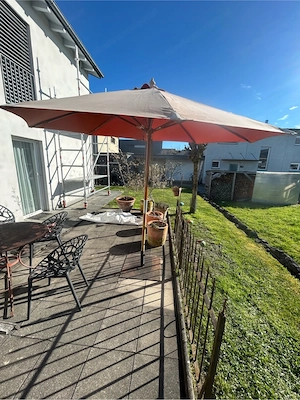 Sonnenschirm aus Echtholz Bild 2