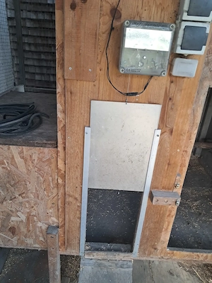 AXT Elektrische Hühnerklappe