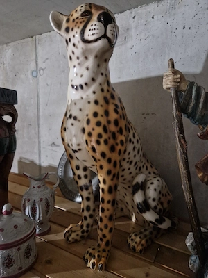 Exklusive antike Statuen und handgeschnitzte Kunstwerke. Bild 4