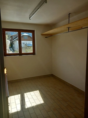 Garage mit Nebenraum  Bild 3