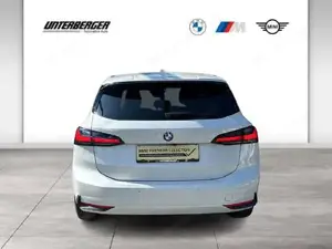 BMW 218d Active Tourer // Komfortzugang // adapt. LED Scheinwerfer // Fernlichtassistent Bild 5
