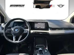 BMW 218d Active Tourer // Komfortzugang // adapt. LED Scheinwerfer // Fernlichtassistent Bild 7