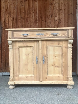Alte Kommode Bild 3