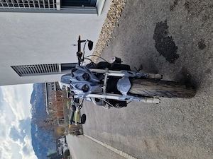 Suzuki gsxr 750 Srad Streetfighter Bild 3