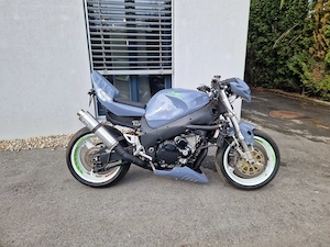 Suzuki gsxr 750 Srad Streetfighter Bild 2