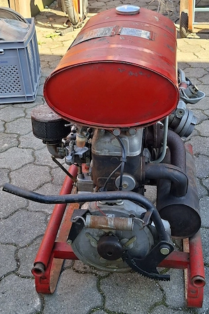 verkaufe Feuerwehrpumpe mit vielen teils neuen Schläuchen Bild 2