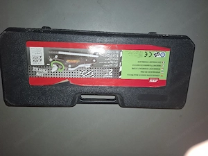 Wagenheber und Drehmomentschlüssel Bild 2