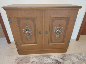 Verschenken Bauernkasten Sideboard Kommode aus Vollholz mit 2 Einlagen