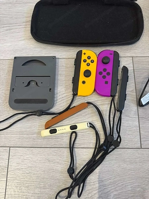 Nintendo Switch Pokémon Edition (Let's Go, Pikachu! inkl. Zubehör und vielen Spielen Bild 3