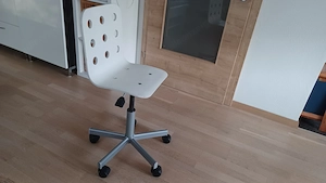 Höhenverstellbarer Drehstuhl für Kinder Bild 3