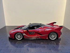 Modellauto 1 18 Ferrari FXX-K rot Bburago  Bild 3