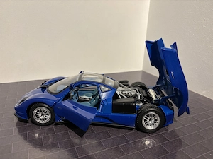 Modellauto 1 18 Motormax Pagani C12 blau in OVP Bild 5