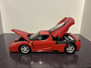 Modellautos 1 18 Bburago und Hot Wheels 250 GTO, Ferrari Enzo, Porsche 356, Jaguar SS und MB Bild 7