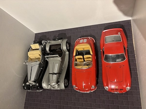 Modellautos 1 18 Bburago und Hot Wheels 250 GTO, Ferrari Enzo, Porsche 356, Jaguar SS und MB Bild 3