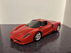 Modellautos 1 18 Bburago und Hot Wheels 250 GTO, Ferrari Enzo, Porsche 356, Jaguar SS und MB Bild 6