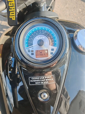 UM Renegade Commando 125ccm Bild 2