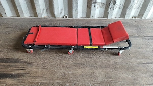 Montageliege Auto  Bild 2